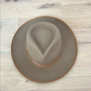 Gigi pip Felt Hat in Taupe with Tan Trim